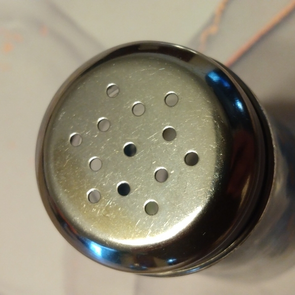 Salt and pepper shakers - Picture 4 of 6